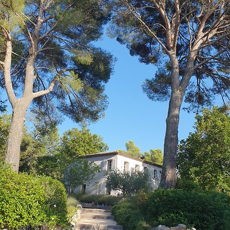 Lou Pantai, Bed And Breakfast, Delux Bedroom Aix-en-Provence Exterior foto