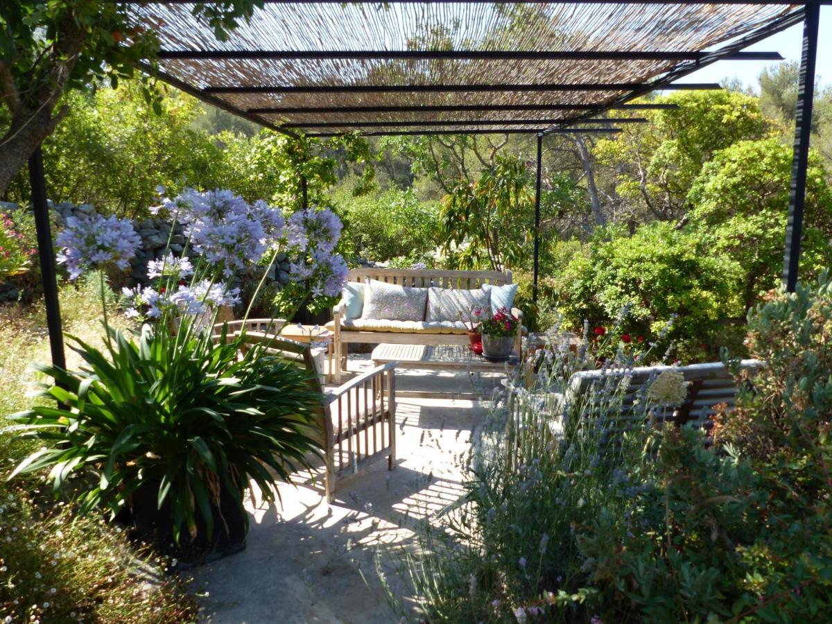 Lou Pantai, Bed And Breakfast, Delux Bedroom Aix-en-Provence Exterior foto