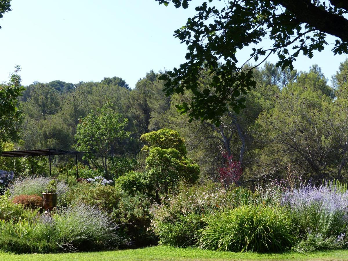 Lou Pantai, Bed And Breakfast, Delux Bedroom Aix-en-Provence Exterior foto