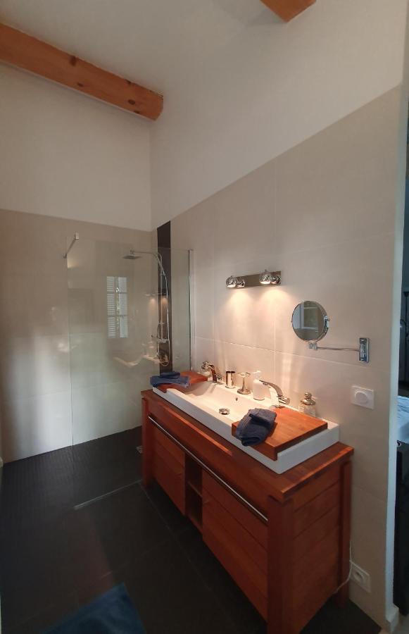 Lou Pantai, Bed And Breakfast, Delux Bedroom Aix-en-Provence Exterior foto