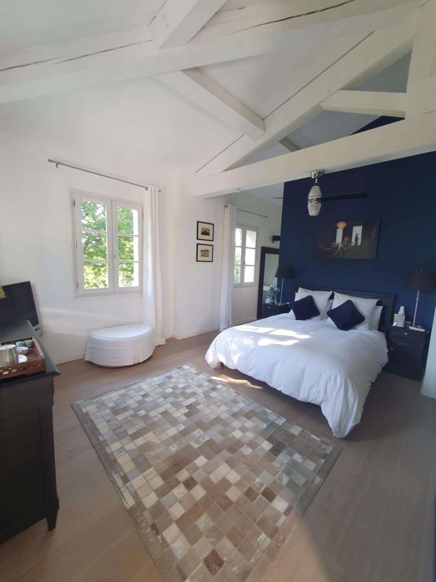 Lou Pantai, Bed And Breakfast, Delux Bedroom Aix-en-Provence Exterior foto