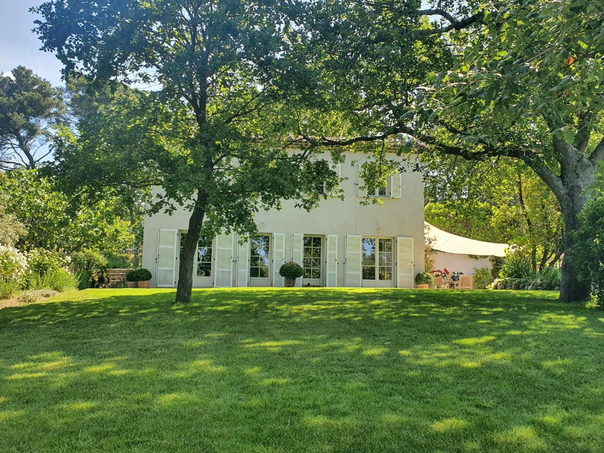 Lou Pantai, Bed And Breakfast, Delux Bedroom Aix-en-Provence Exterior foto